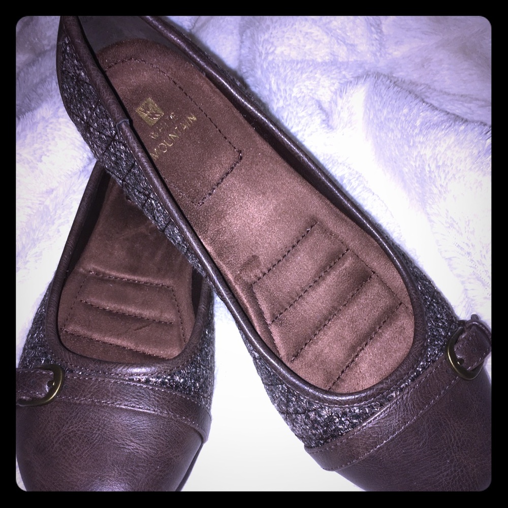 8.5 Juniors brown ballet flat - Picture 1 of 4